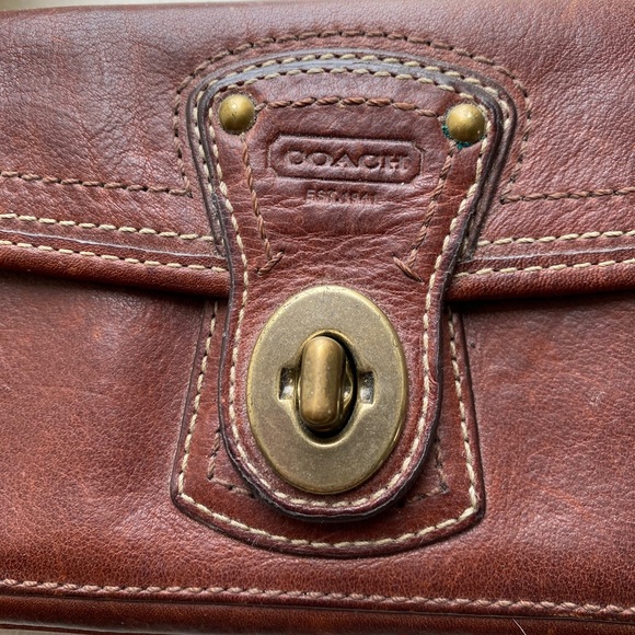 ❌SOLD❌ Coach brown leather wristlet / wallet - Picture 9 of 9
